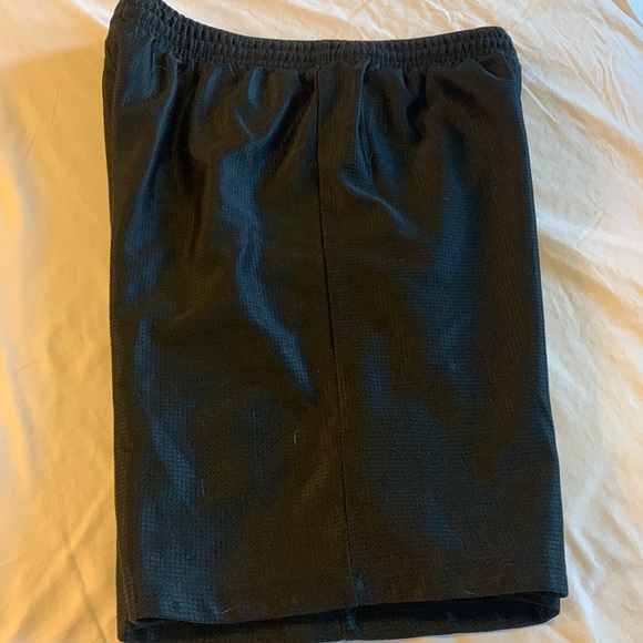 Boys active shorts - Picture 2 of 2